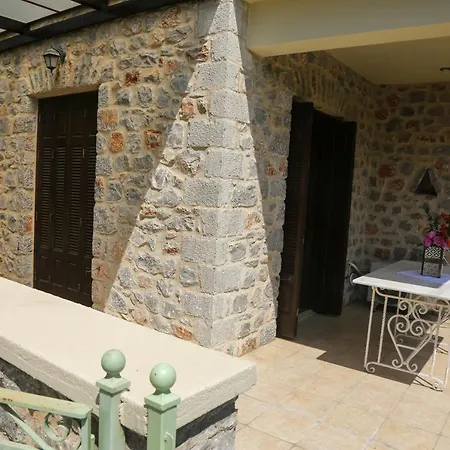 Picturesque Casa di campagna Leonídion